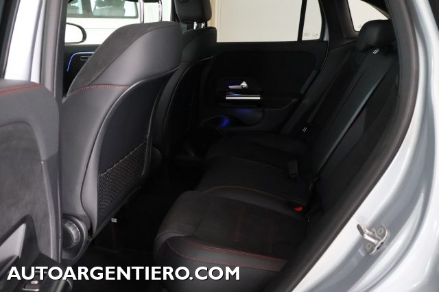 MERCEDES-BENZ GLA 180 usata, con Volante multifunzione