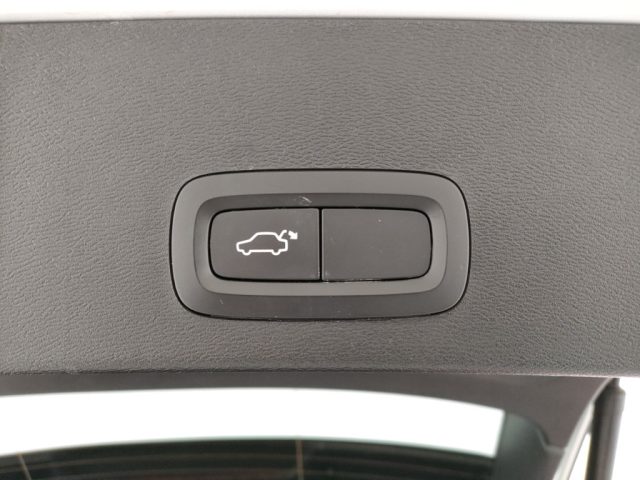 VOLVO XC40 usata, con Leve al volante