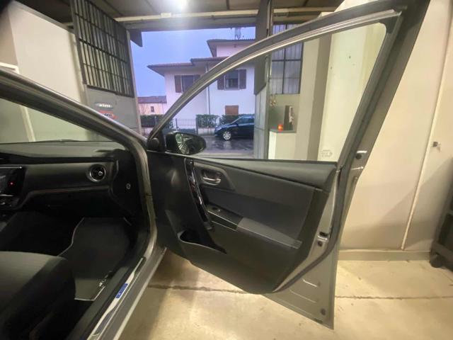 TOYOTA Auris usata 22