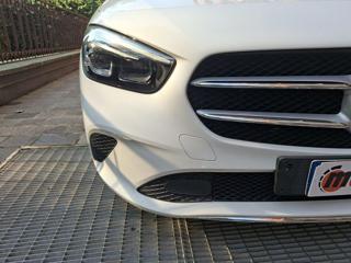 MERCEDES-BENZ B 180 usata, con Leve al volante