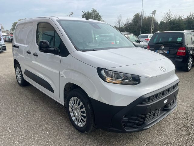 TOYOTA Proace City usata, con Autoradio