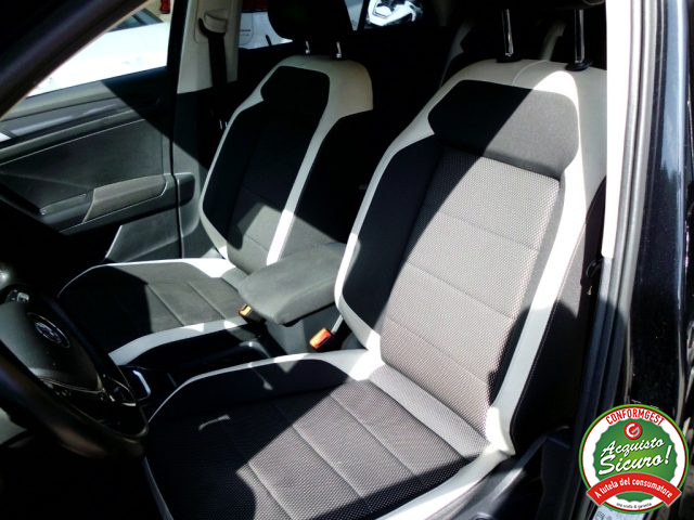 VOLKSWAGEN T-Roc usata, con Controllo automatico clima