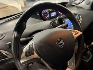 LANCIA Ypsilon usata, con Park Distance Control