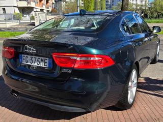 JAGUAR XE usata, con Autoradio