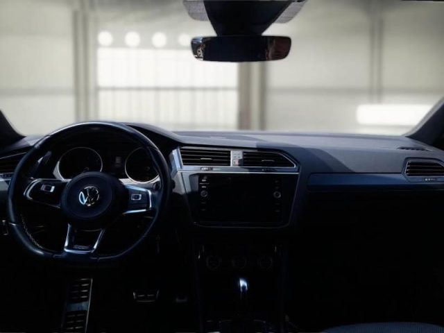 VOLKSWAGEN Tiguan usata, con Airbag laterali