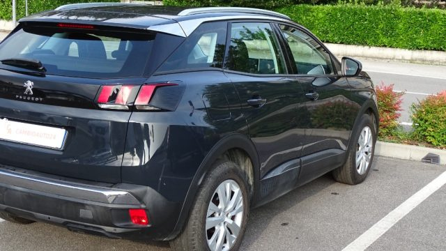 PEUGEOT 3008 usata, con Pneumatici estivi