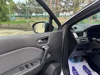 RENAULT Captur usata, con Autoradio