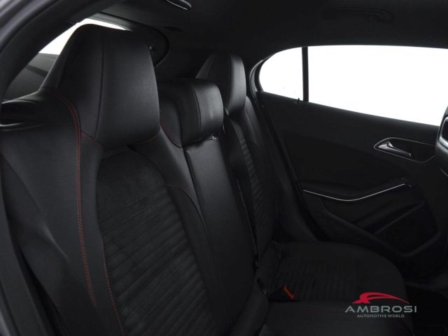 MERCEDES-BENZ GLA 200 usata 10