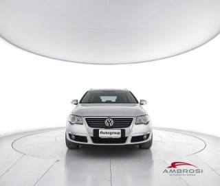 VOLKSWAGEN Passat usata 4