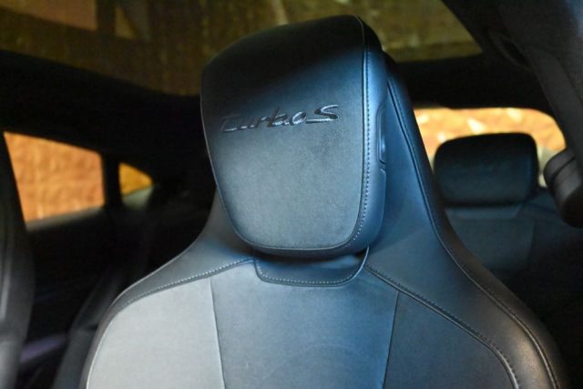 PORSCHE Taycan usata 56