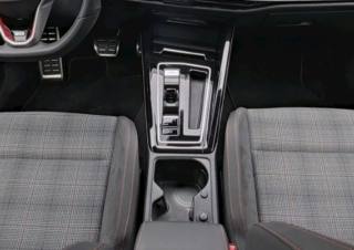 VOLKSWAGEN Golf usata, con Autoradio