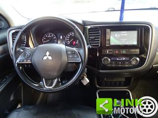 MITSUBISHI Outlander usata, con Hill holder