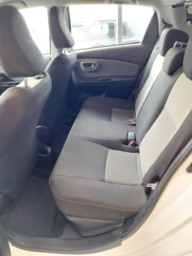 TOYOTA Yaris usata 15