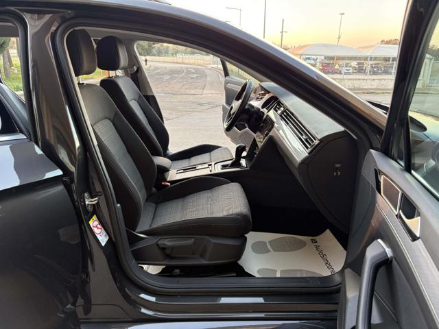 VOLKSWAGEN Passat Variant usata, con Cerchi in lega