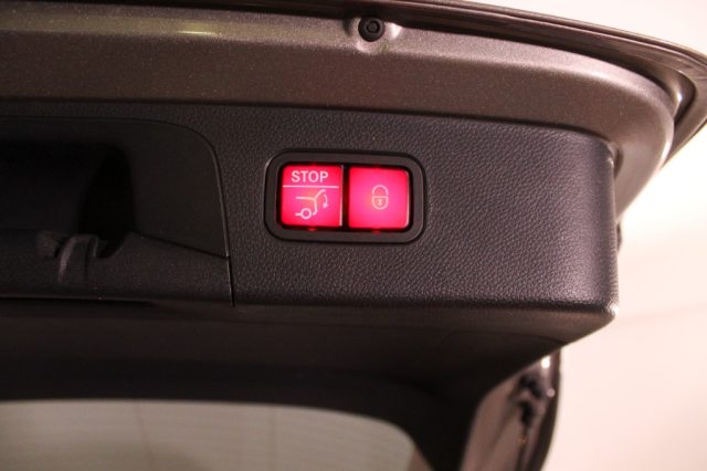 MERCEDES-BENZ GLC 220 usata, con Servosterzo