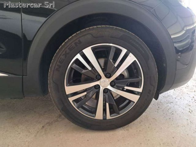 PEUGEOT 5008 usata, con Volante in pelle