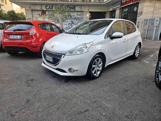 PEUGEOT 208 usata, con Airbag