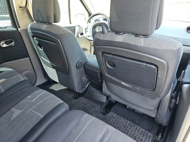 RENAULT Grand Scenic usata 14