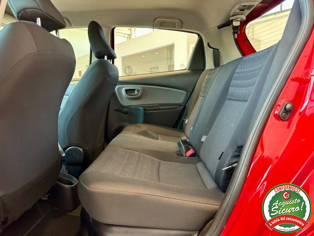 TOYOTA Yaris usata, con Bracciolo