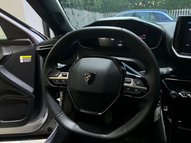 PEUGEOT 2008 usata, con Volante in pelle