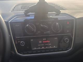 VOLKSWAGEN up! usata, con Frenata d