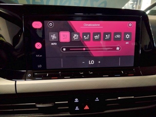 VOLKSWAGEN Golf usata, con Autoradio digitale