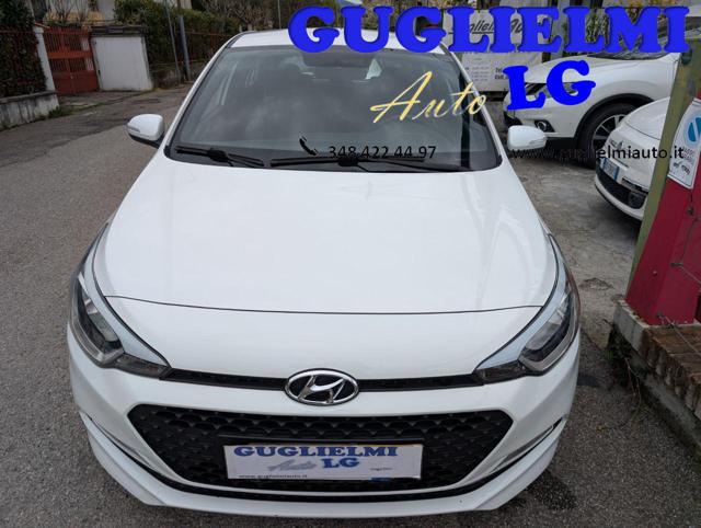 HYUNDAI i20 usata, con Airbag