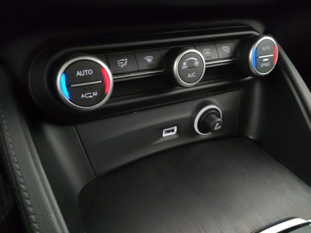 ALFA ROMEO Stelvio usata, con Volante in pelle