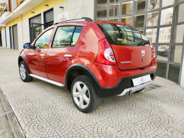 DACIA Sandero usata, con Autoradio