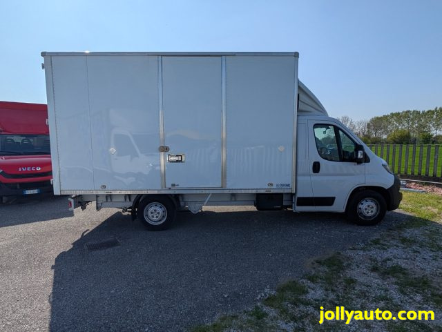 PEUGEOT Boxer usata, con Autoradio