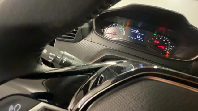 PEUGEOT 208 usata, con Park Distance Control