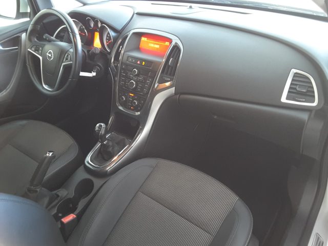 OPEL Astra usata, con Controllo automatico clima