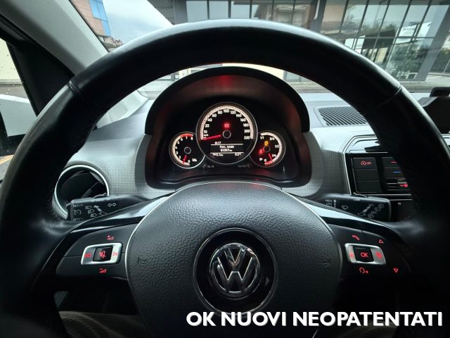 VOLKSWAGEN up! usata, con Controllo automatico clima