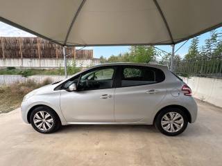PEUGEOT 208 usata, con Boardcomputer