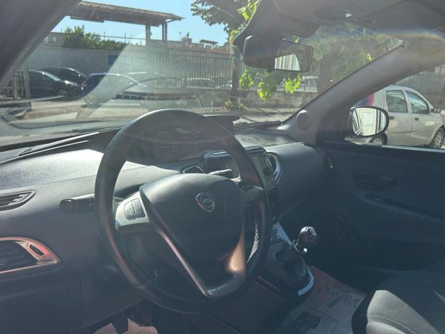 LANCIA Ypsilon usata, con Autoradio