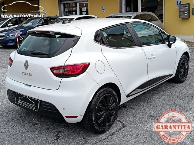 RENAULT Clio usata, con Kit antipanne