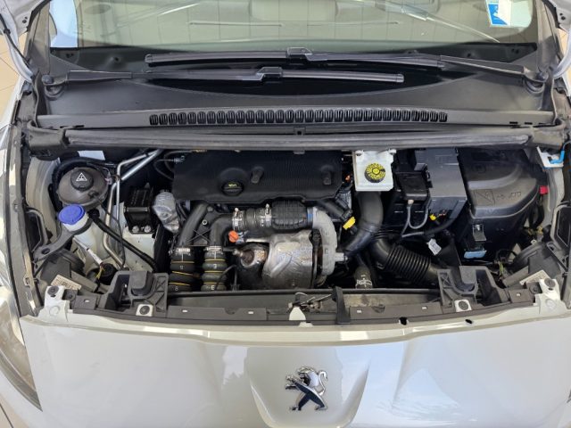 PEUGEOT 5008 usata, con USB