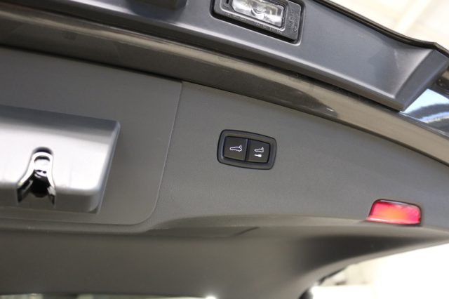 PORSCHE Cayenne usata, con Specchietti laterali elettrici