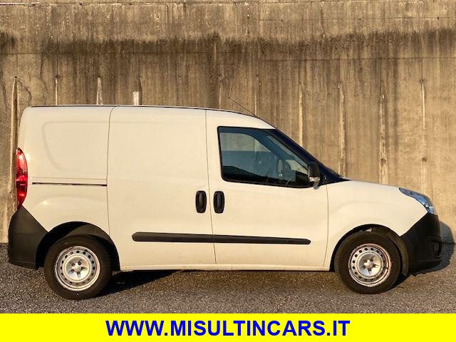 OPEL Combo usata, con Autoradio