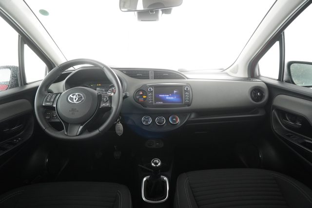 TOYOTA Yaris usata 10