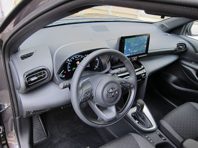 TOYOTA Yaris Cross usata, con Fari LED