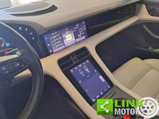 PORSCHE Taycan usata 40