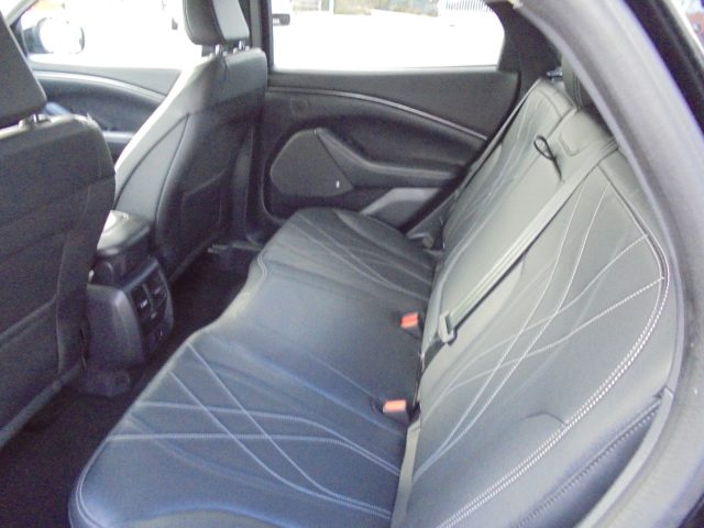 FORD Mustang Mach-E usata, con Specchietti laterali elettrici