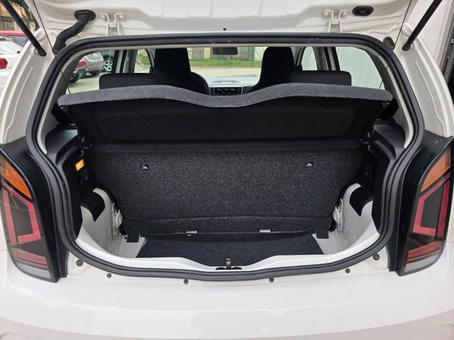 VOLKSWAGEN up! usata 21