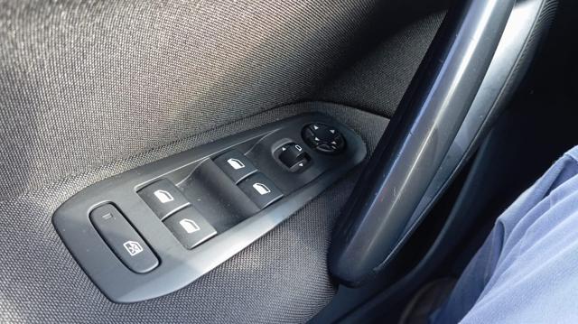 PEUGEOT 308 usata, con MP3