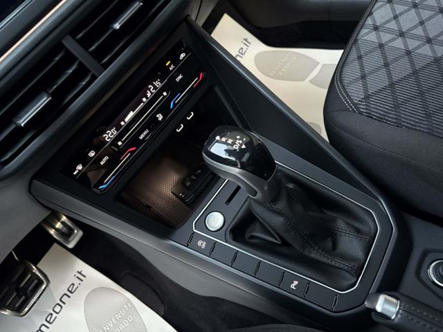 VOLKSWAGEN Taigo usata, con USB