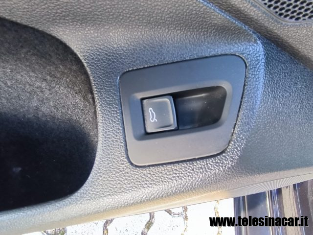 VOLKSWAGEN Passat Variant usata 24