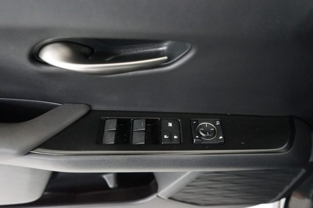 LEXUS UX 250h usata 26