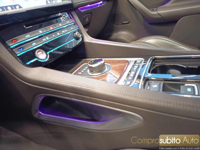 JAGUAR F-Pace usata, con Fari Xenon