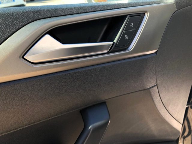 VOLKSWAGEN Polo usata, con Sedile posteriore sdoppiato